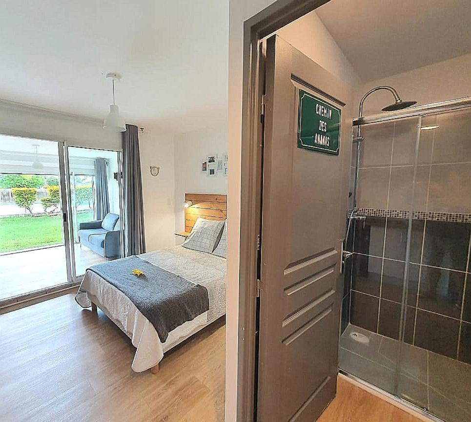 Au Bord De L'Eau La Saline Les Bains Apartment ภายนอก รูปภาพ